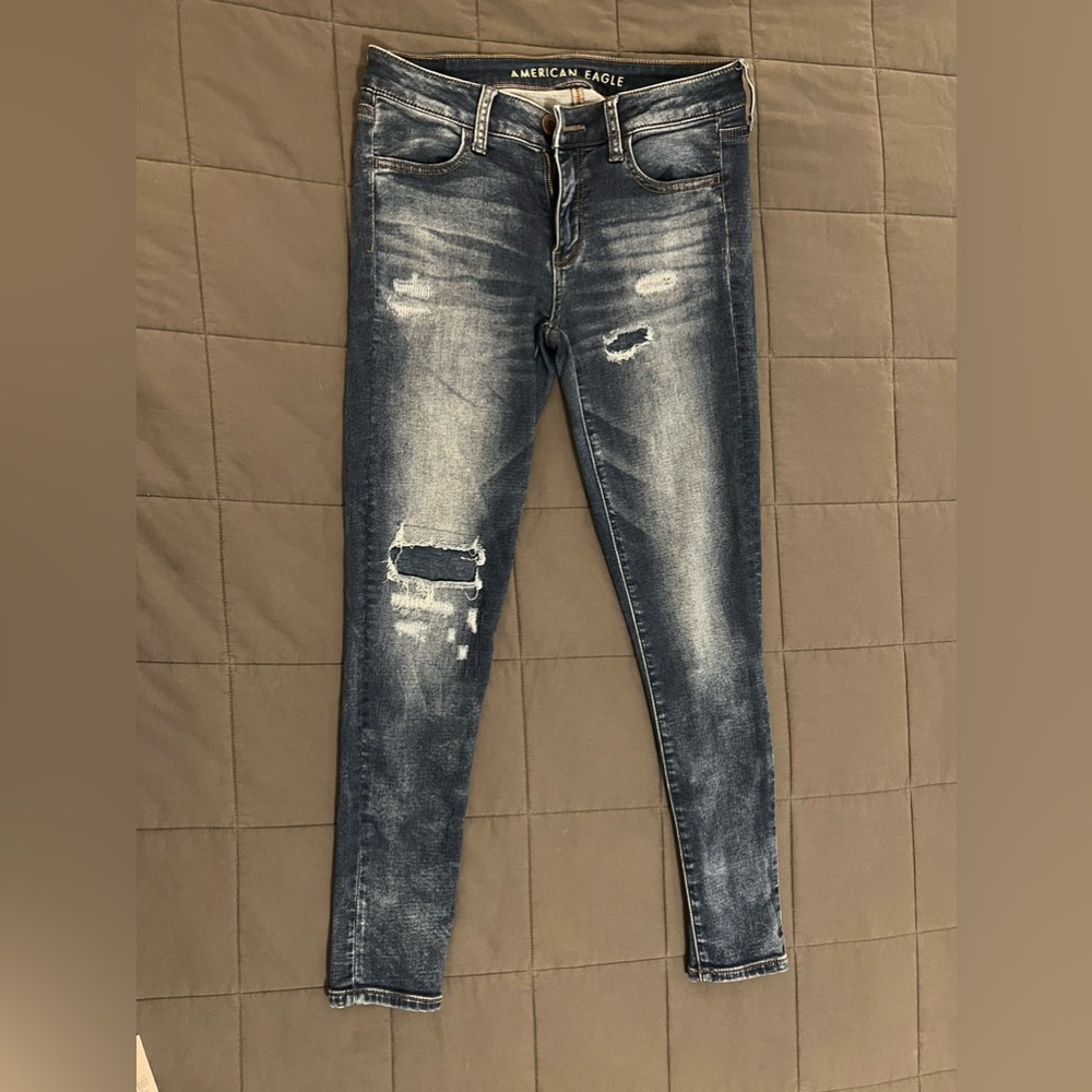 American Eagle size 4 short Distressed skinny dark blue jeggings